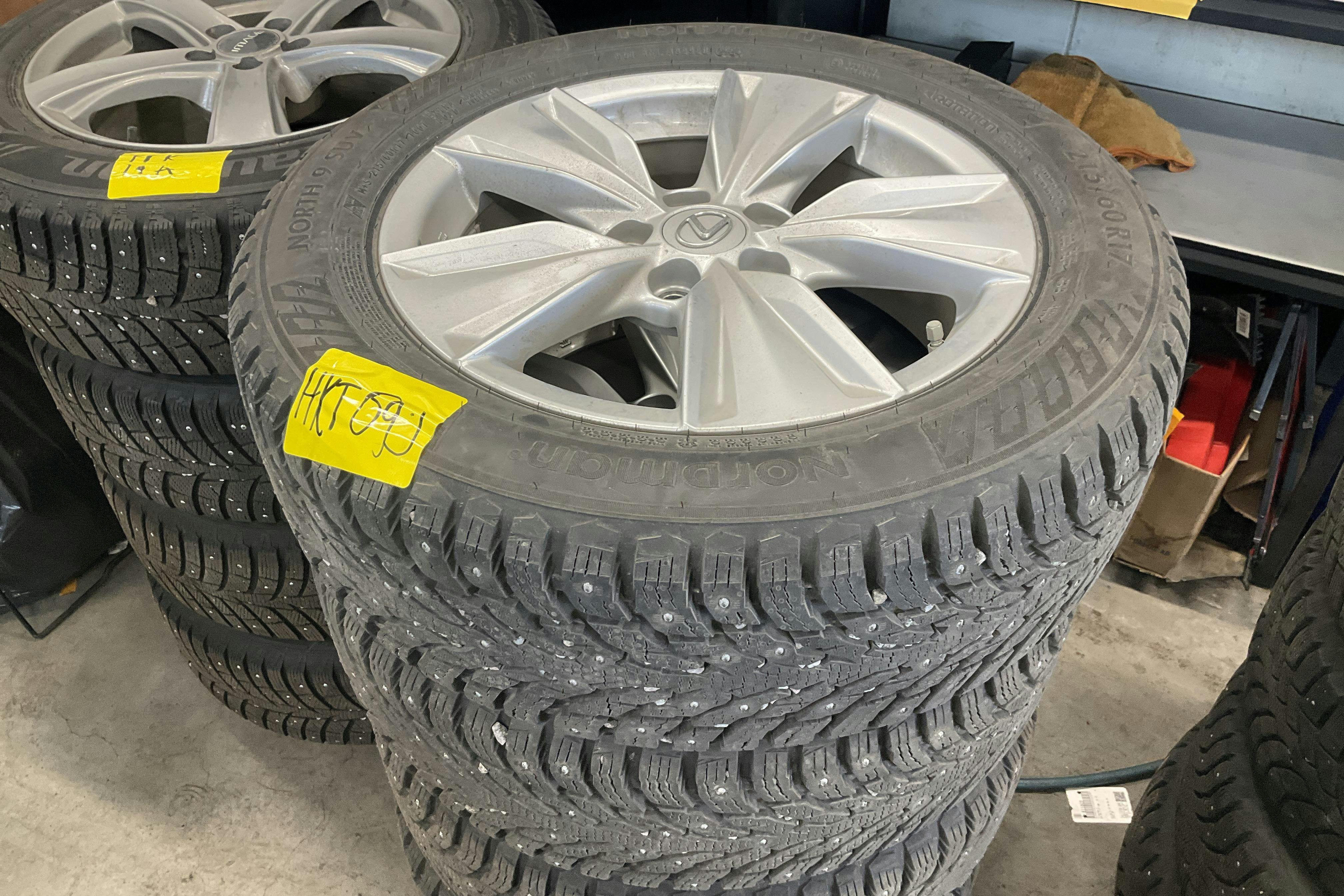 Vehicle Image 12