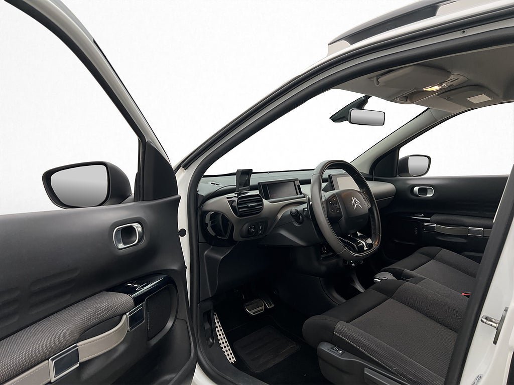 Vehicle Image 11