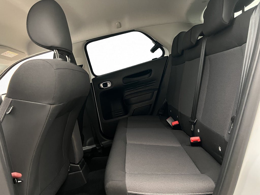 Vehicle Image 16