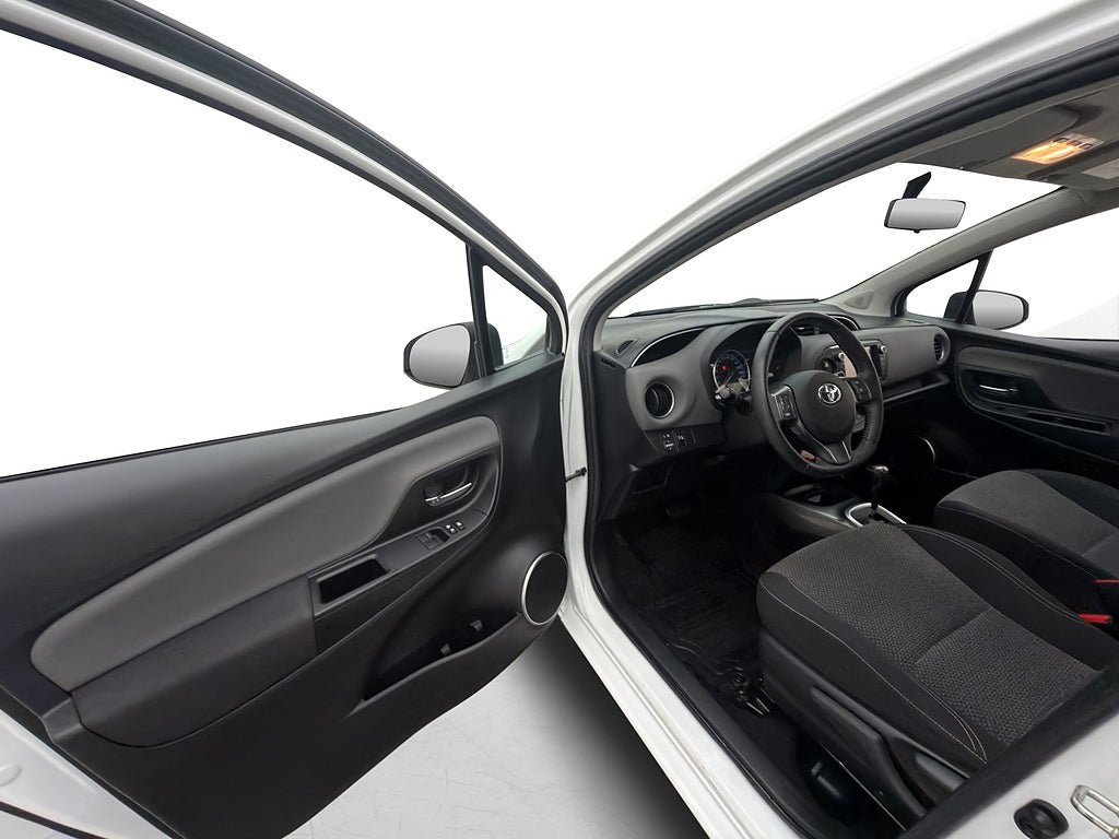 Vehicle Image 10