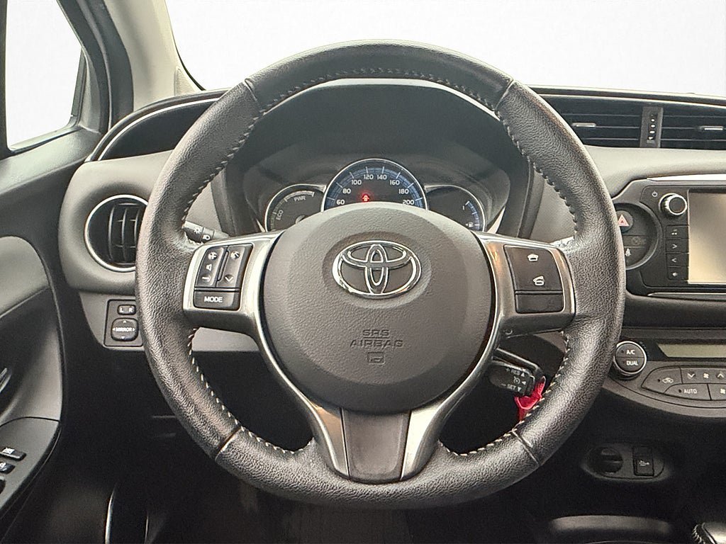 Vehicle Image 13