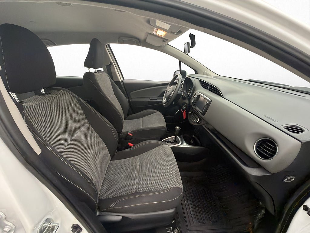 Vehicle Image 14