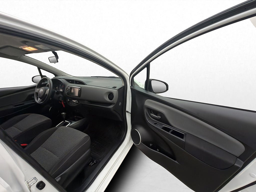 Vehicle Image 15