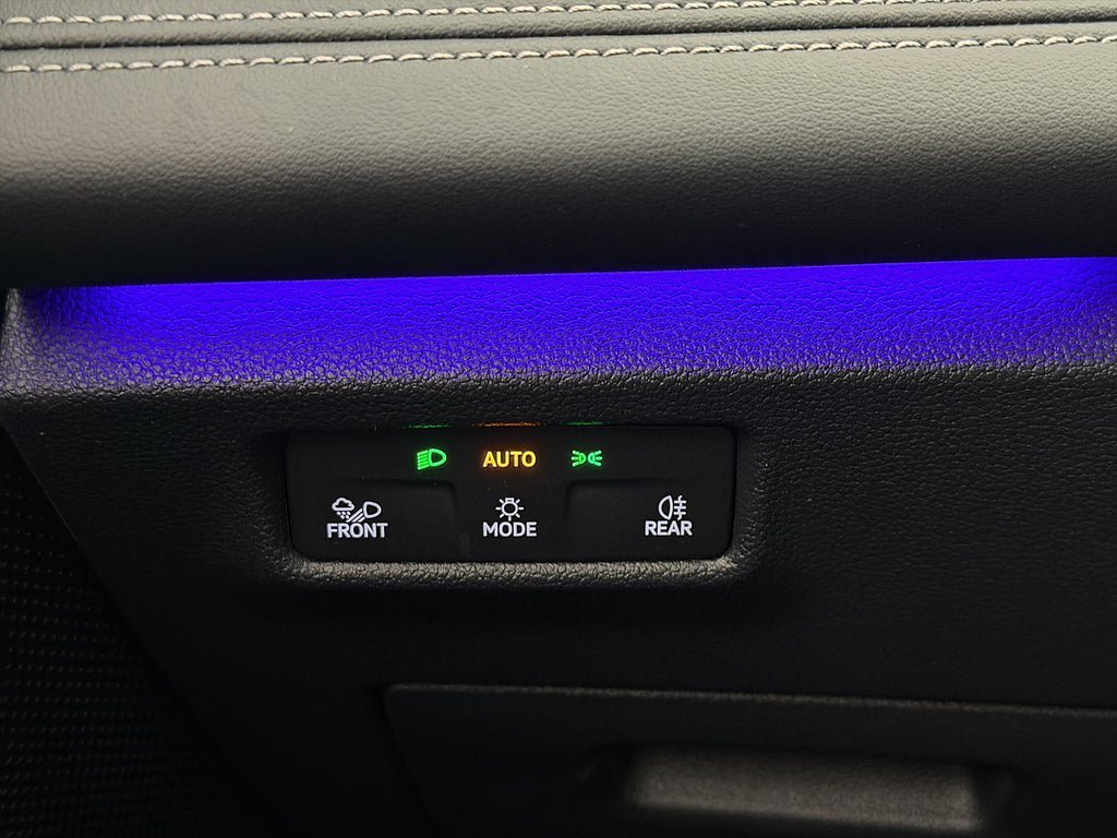 Vehicle Image 32