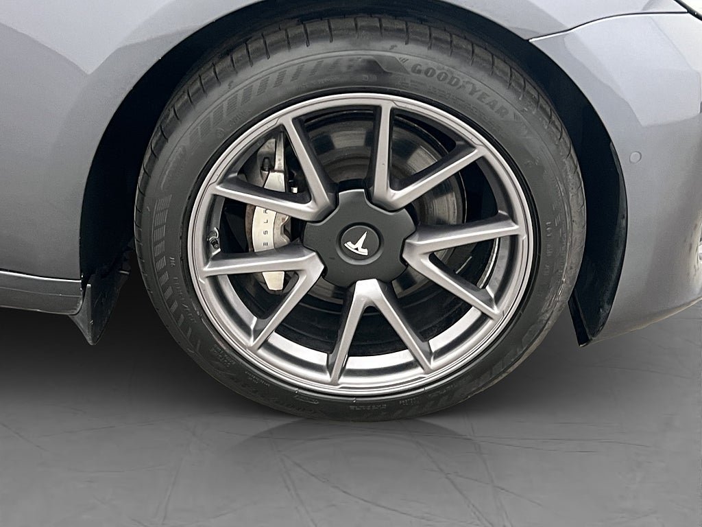 Vehicle Image 33