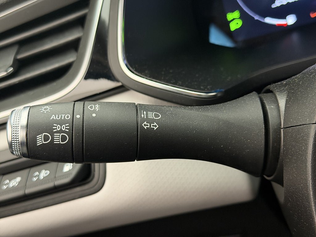 Vehicle Image 32