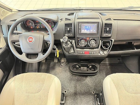 Vehicle Image 28