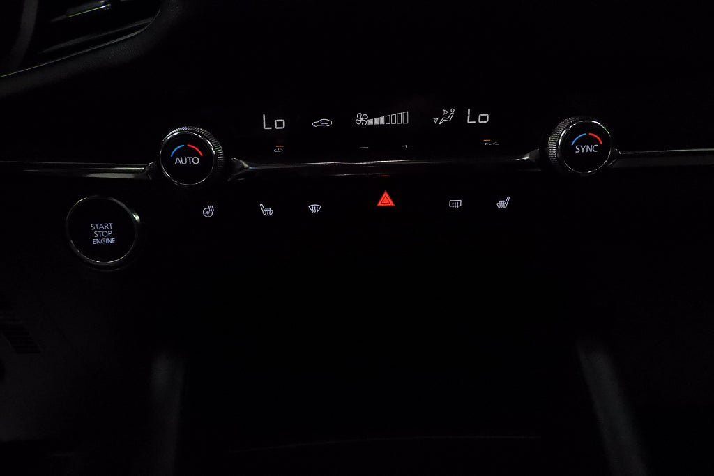 Vehicle Image 32