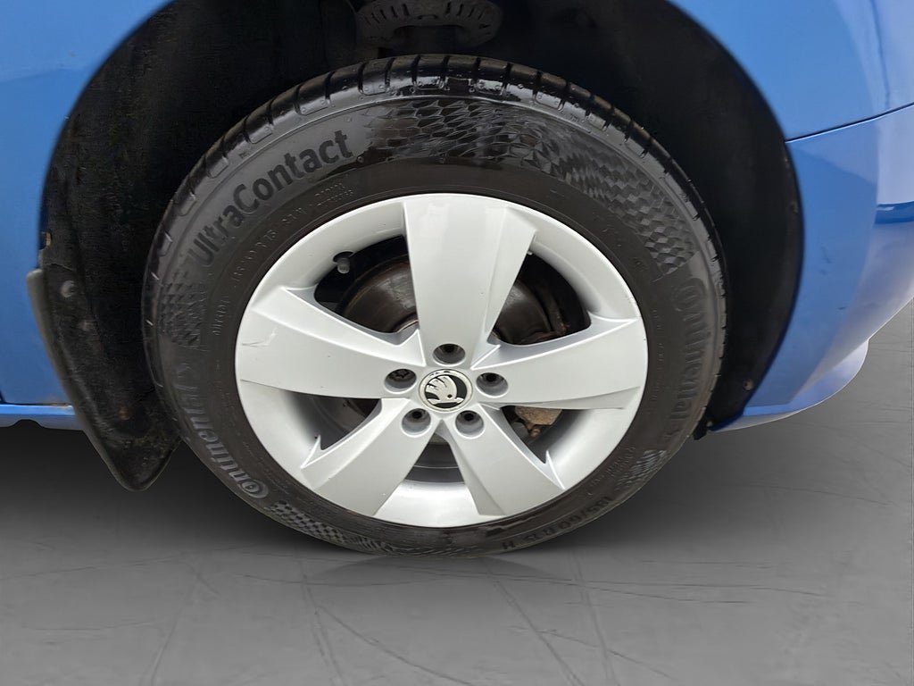 Vehicle Image 13