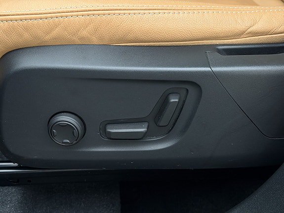 Vehicle Image 29