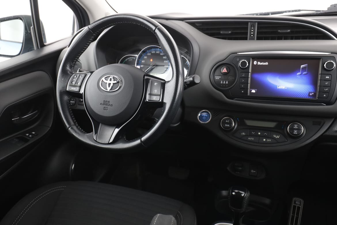 Vehicle Image 12