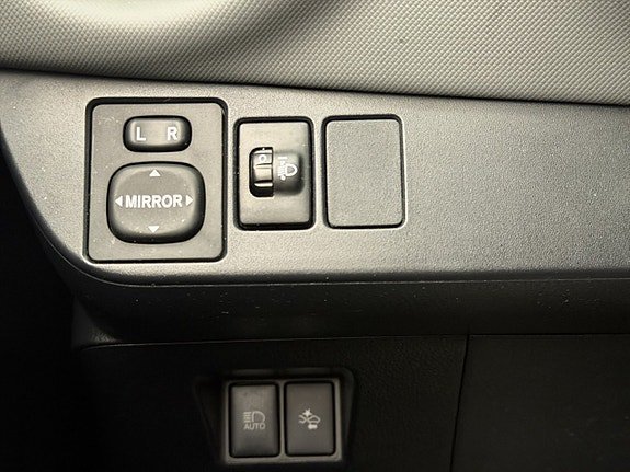 Vehicle Image 24