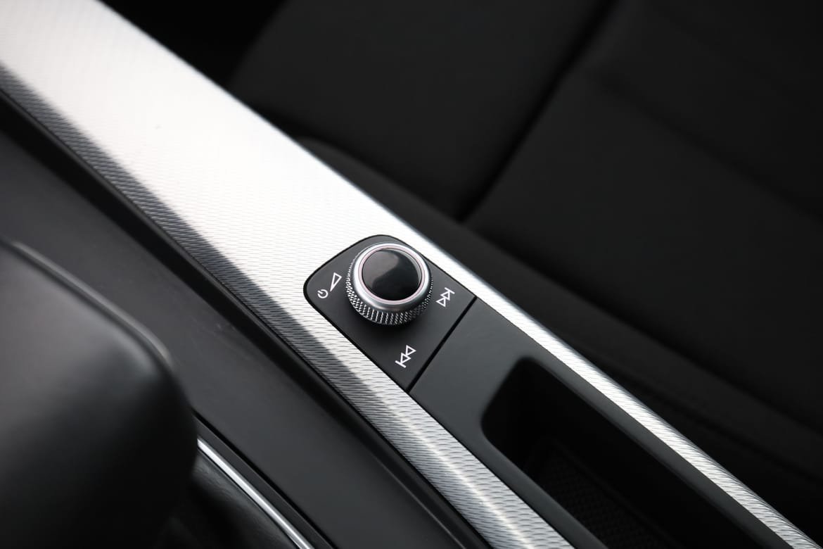 Vehicle Image 30
