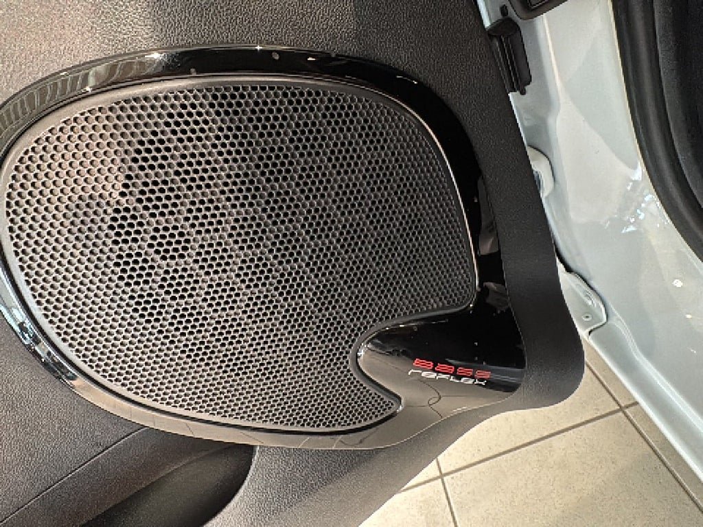 Vehicle Image 17