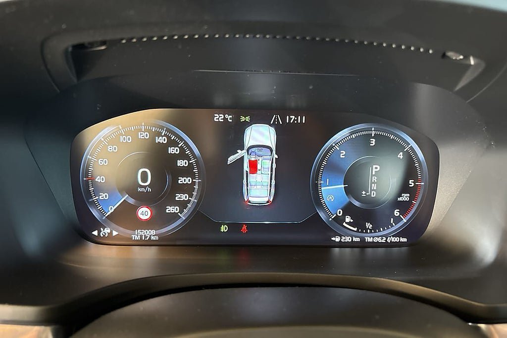 Vehicle Image 25