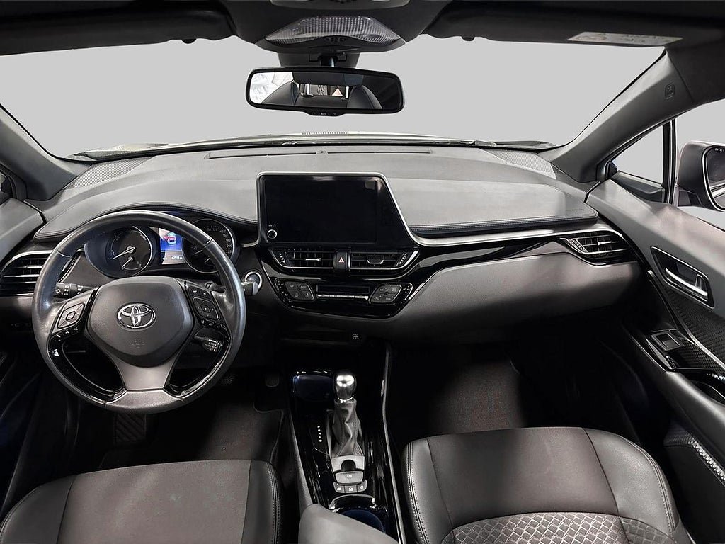 Vehicle Image 12