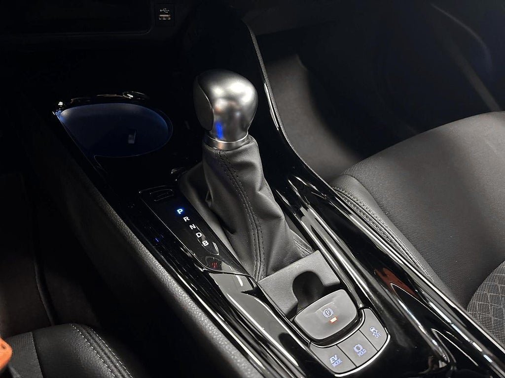 Vehicle Image 18