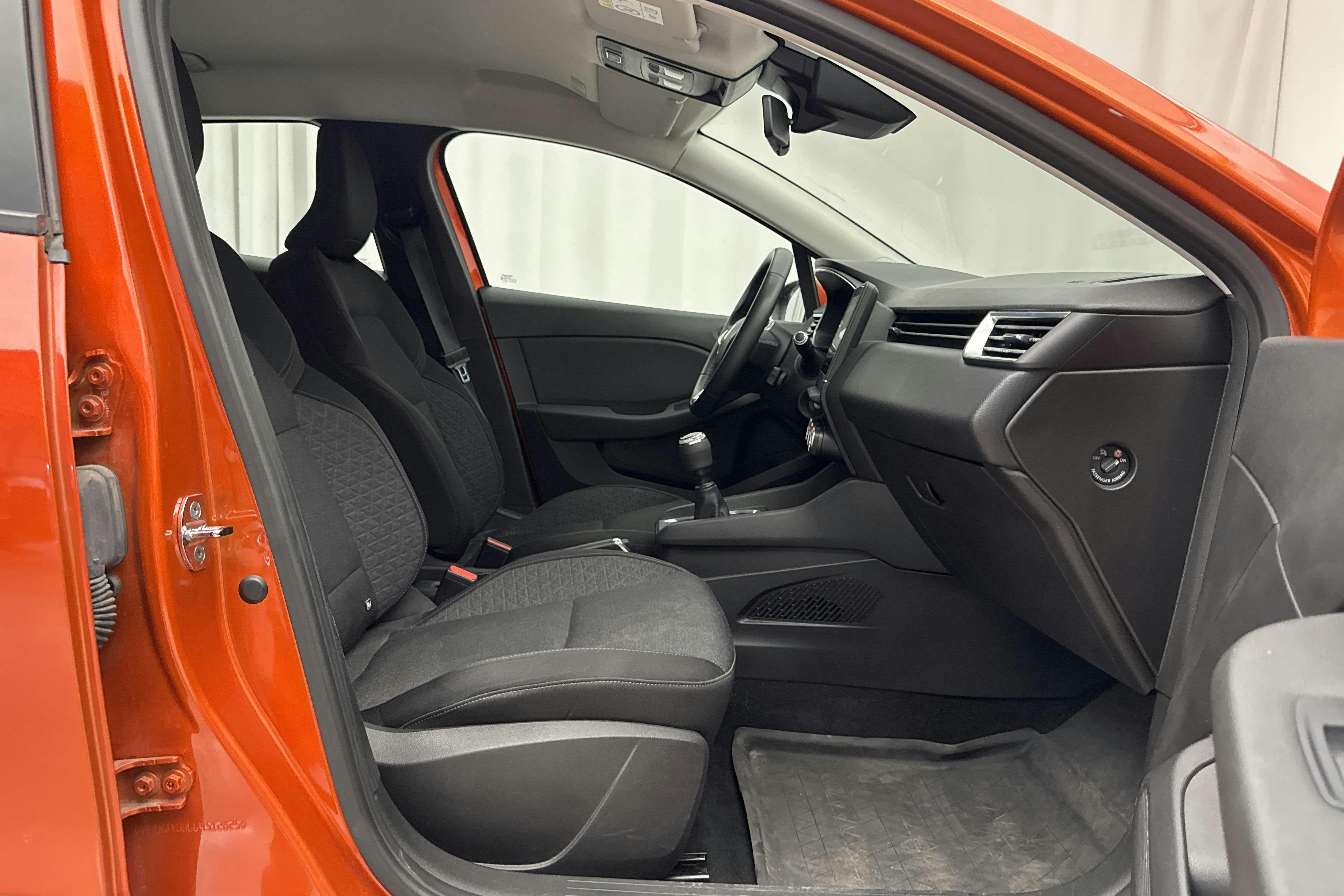 Vehicle Image 9