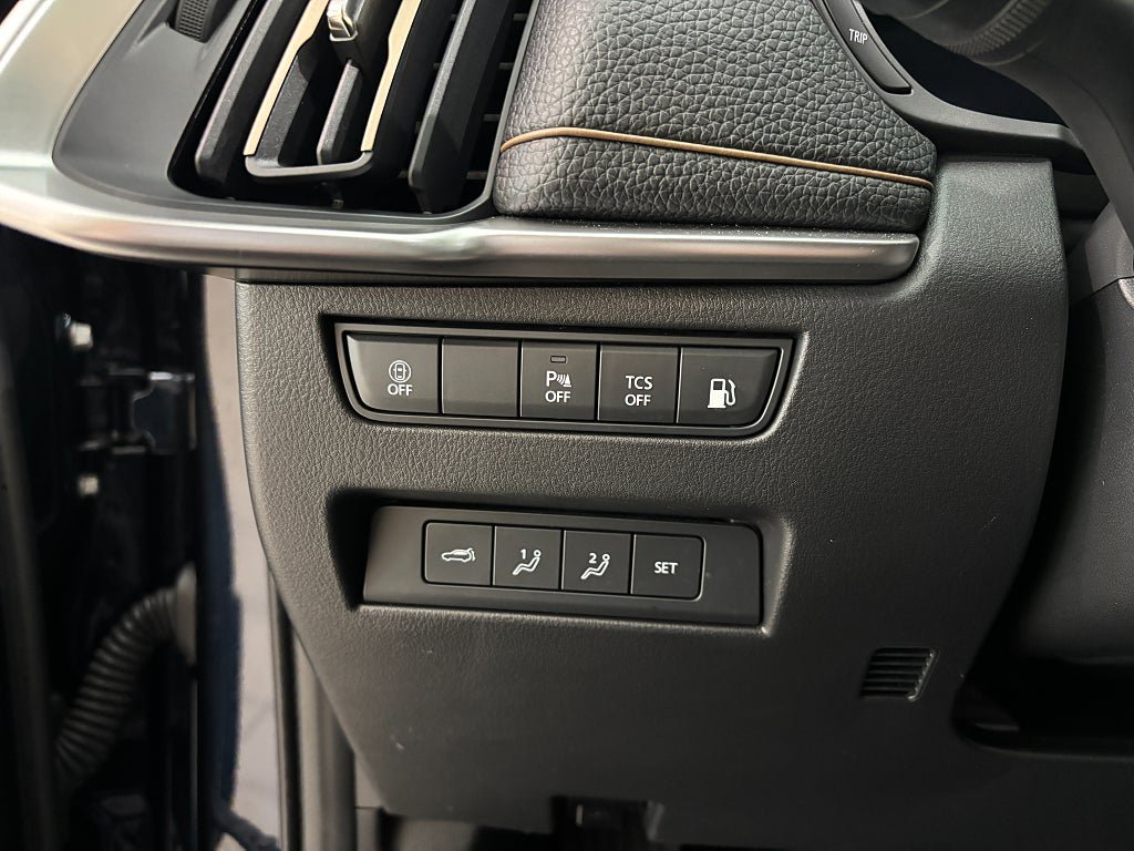 Vehicle Image 24