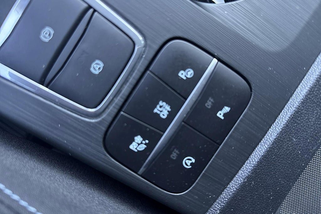 Vehicle Image 24