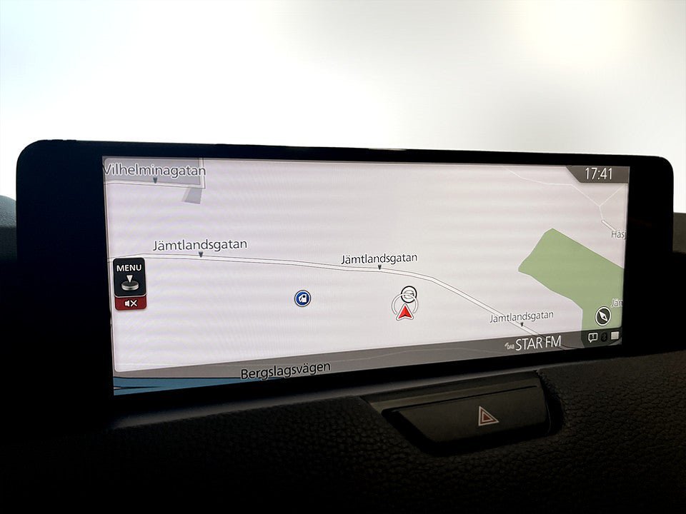 Vehicle Image 11