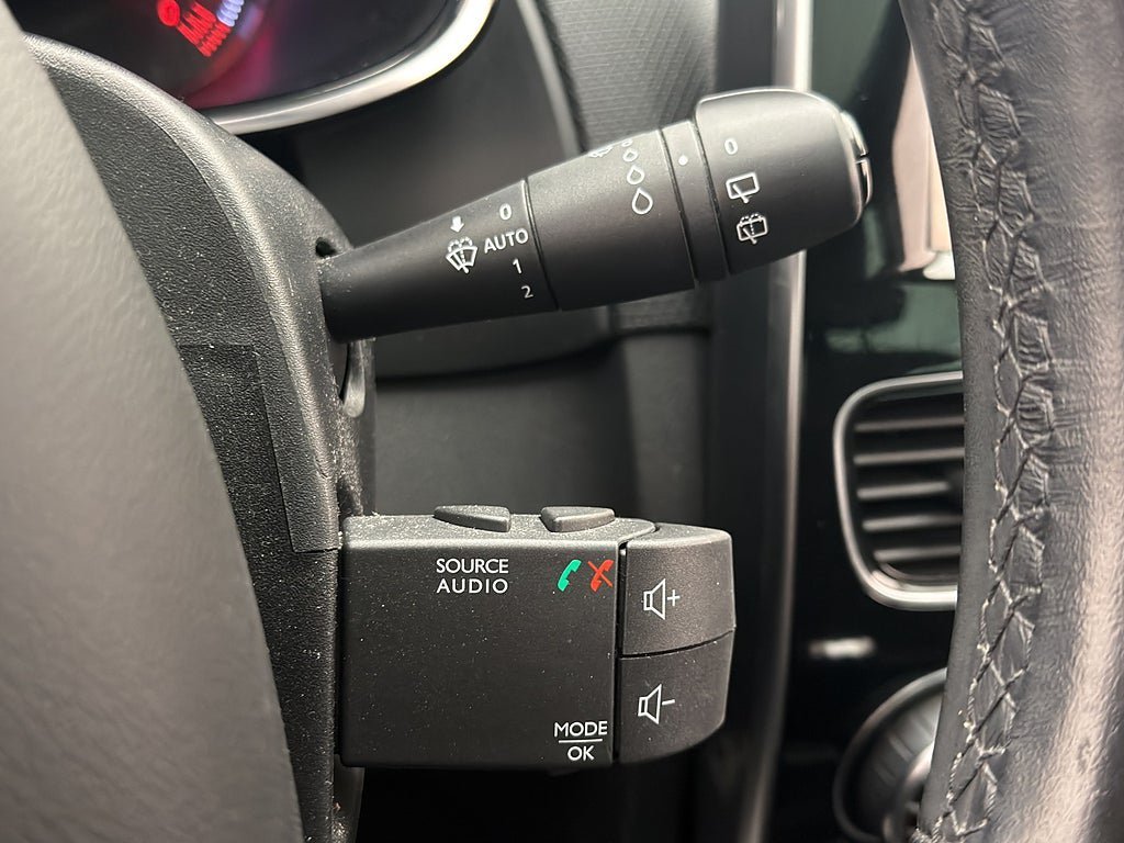 Vehicle Image 29