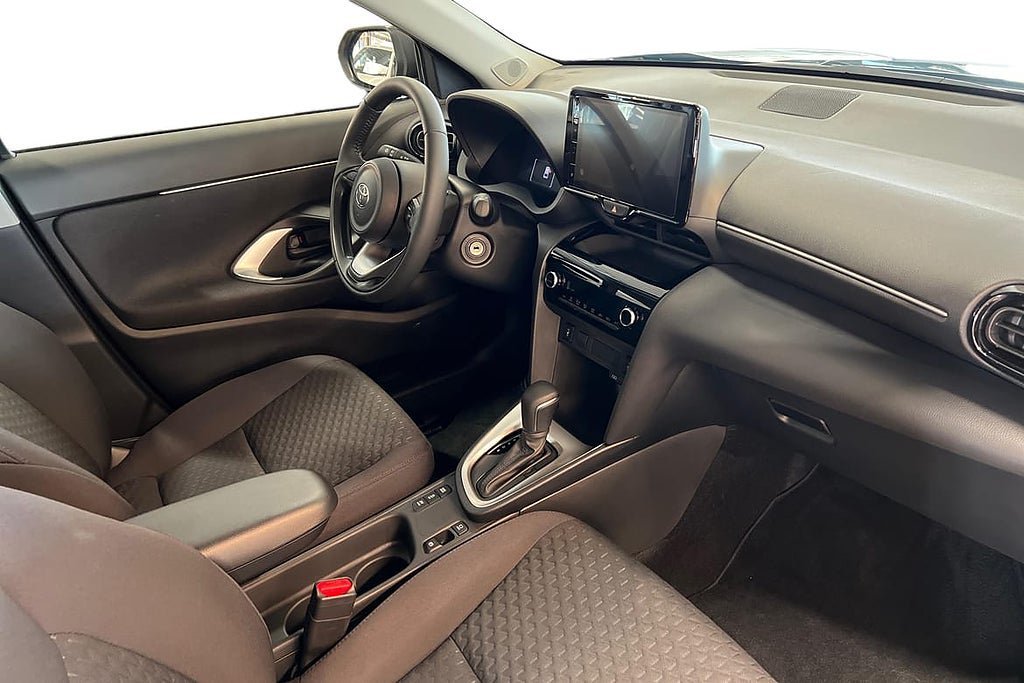 Vehicle Image 6