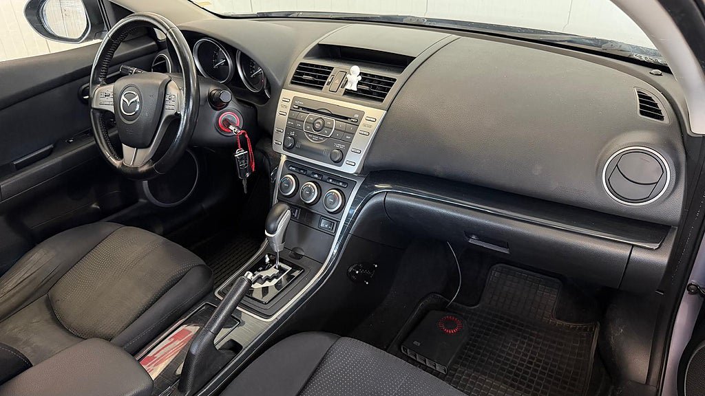Vehicle Image 10