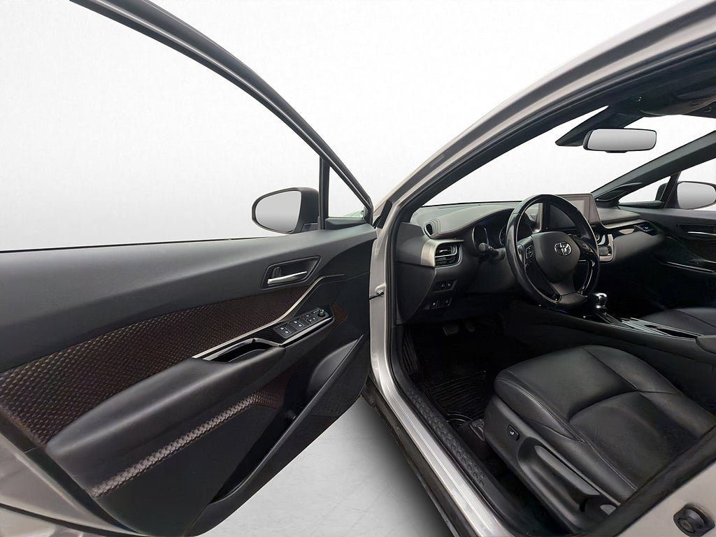 Vehicle Image 12