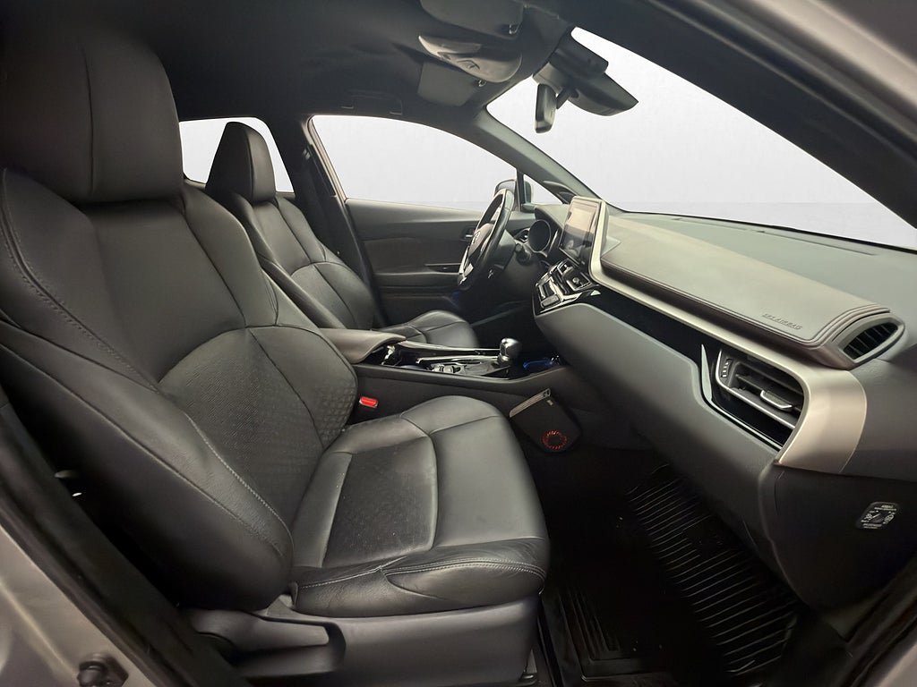 Vehicle Image 16