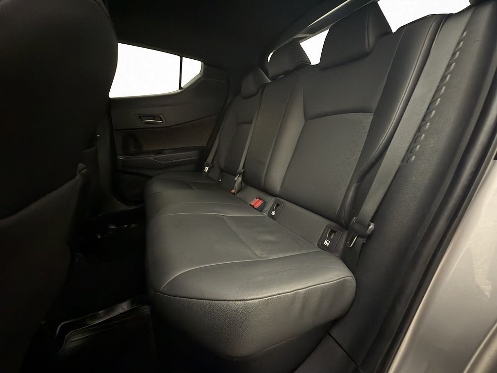 Vehicle Image 17