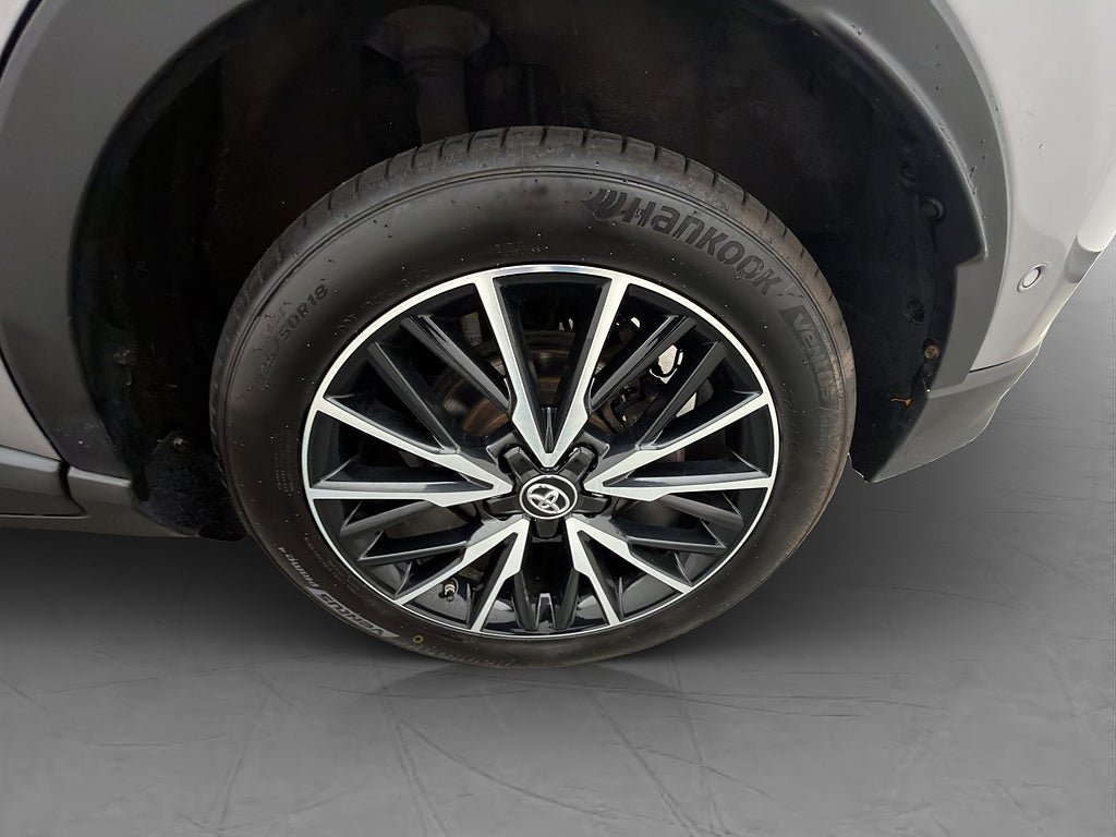 Vehicle Image 32