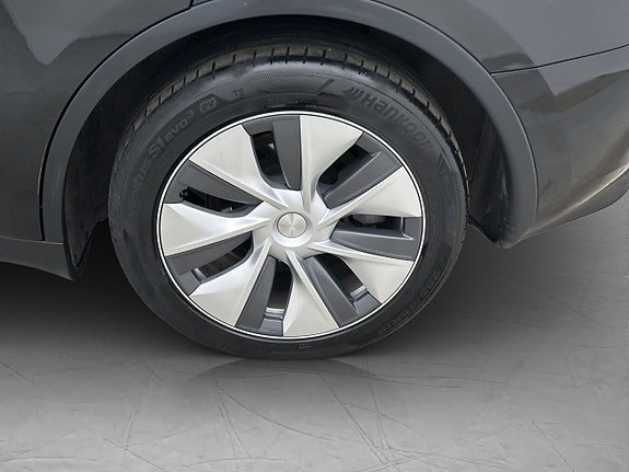 Vehicle Image 32
