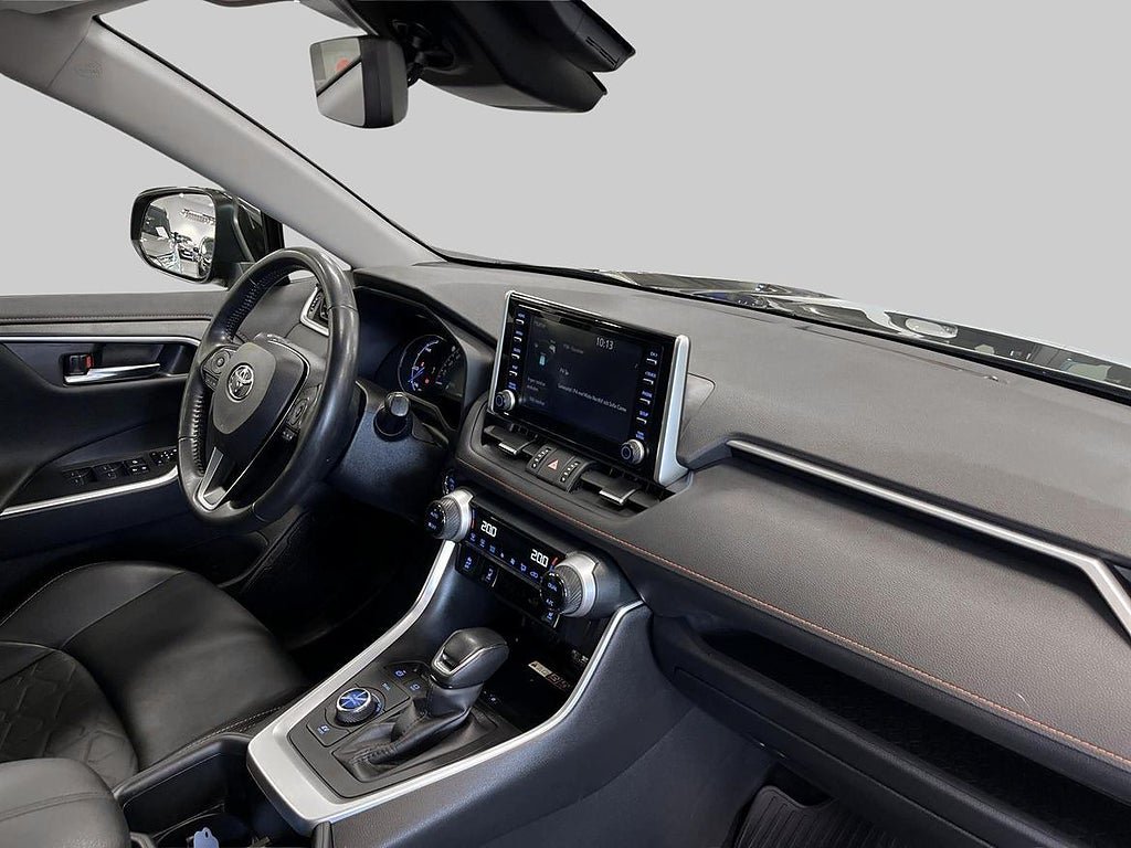 Vehicle Image 10