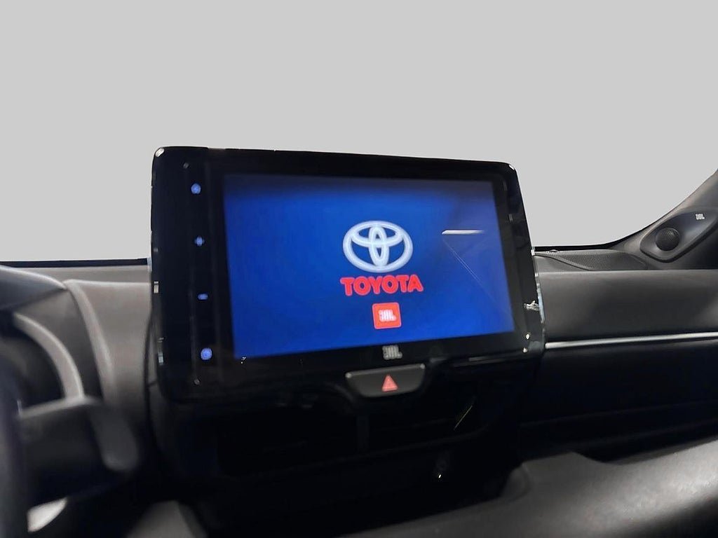 Vehicle Image 16
