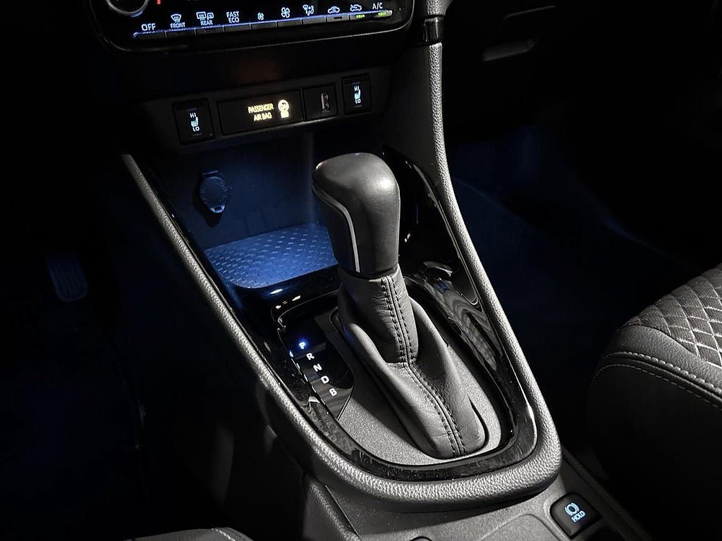 Vehicle Image 18