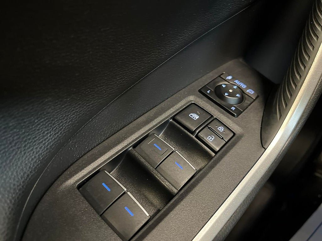 Vehicle Image 23