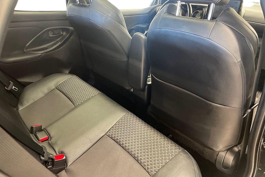 Vehicle Image 9