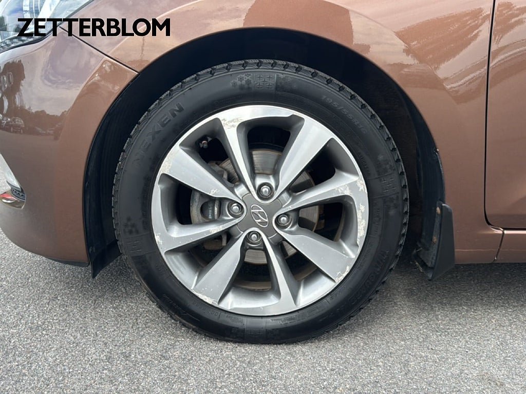Vehicle Image 13