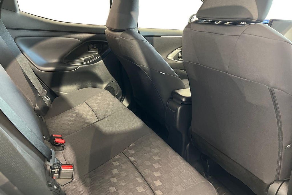 Vehicle Image 9