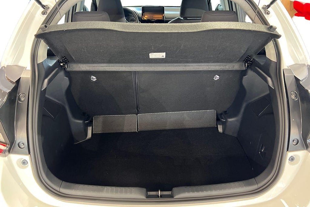 Vehicle Image 12