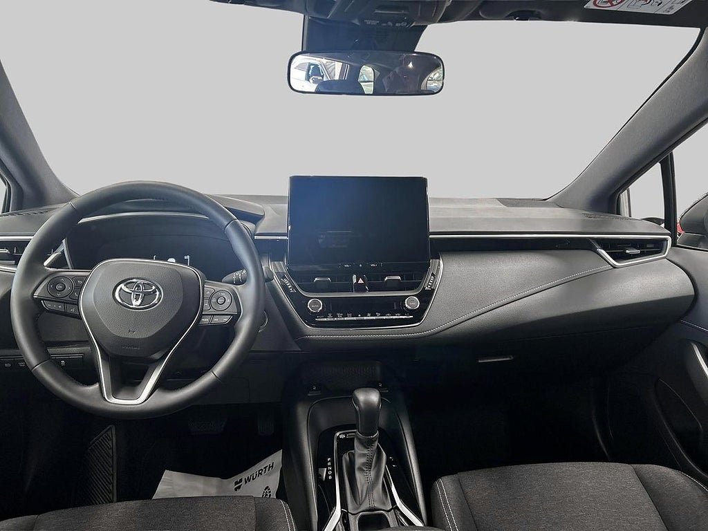Vehicle Image 11