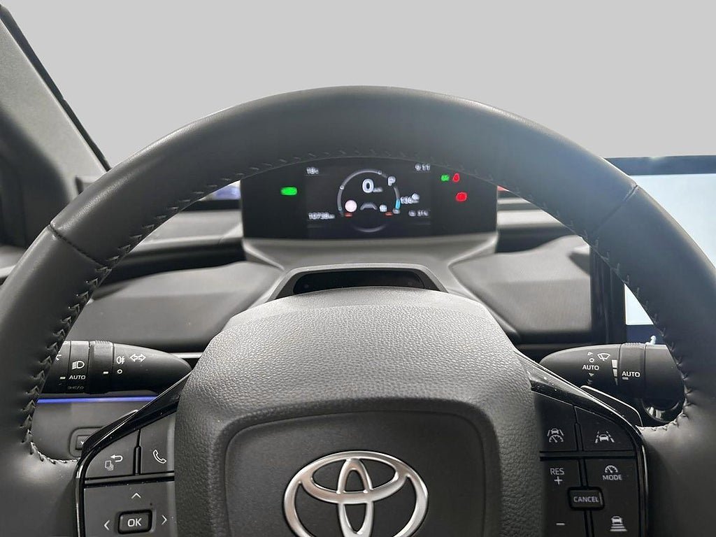 Vehicle Image 14
