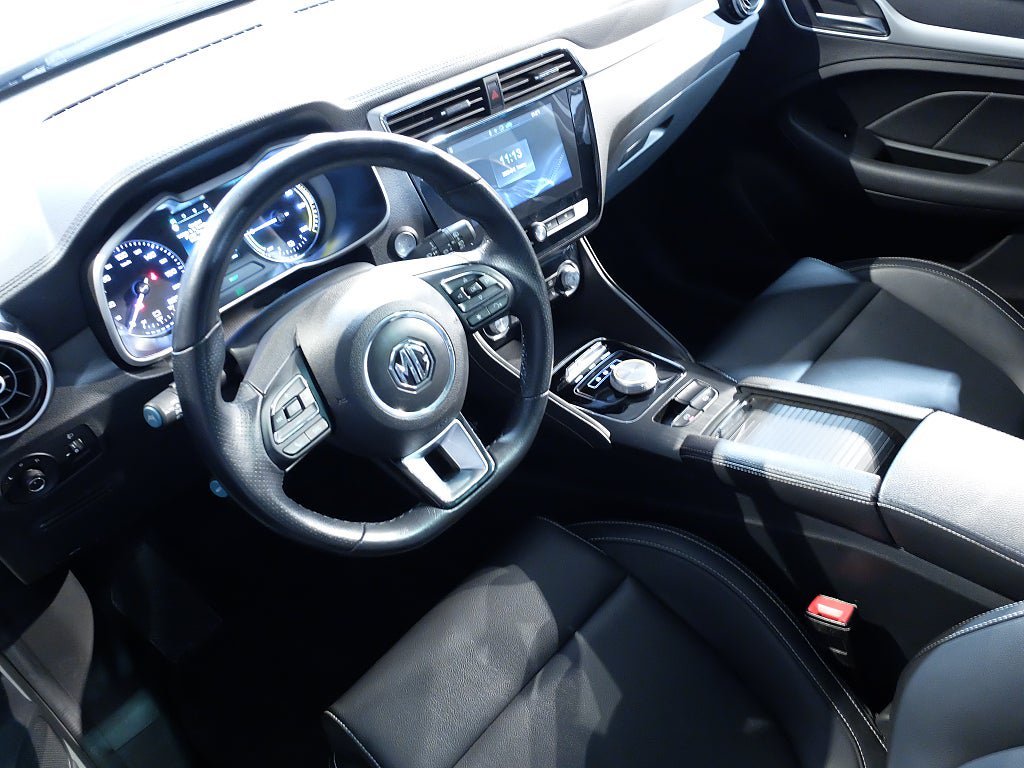 Vehicle Image 9