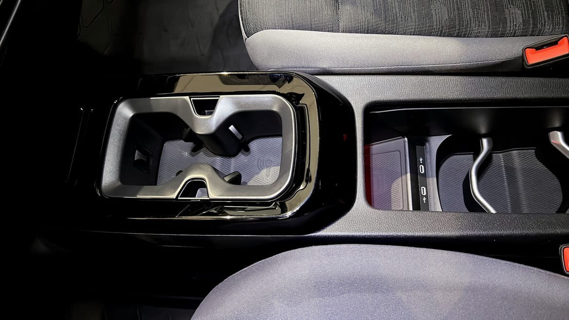 Vehicle Image 15
