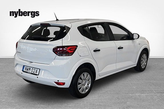 Vehicle Image 4