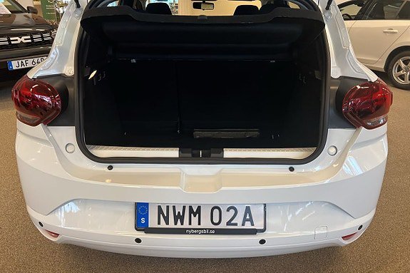 Vehicle Image 13