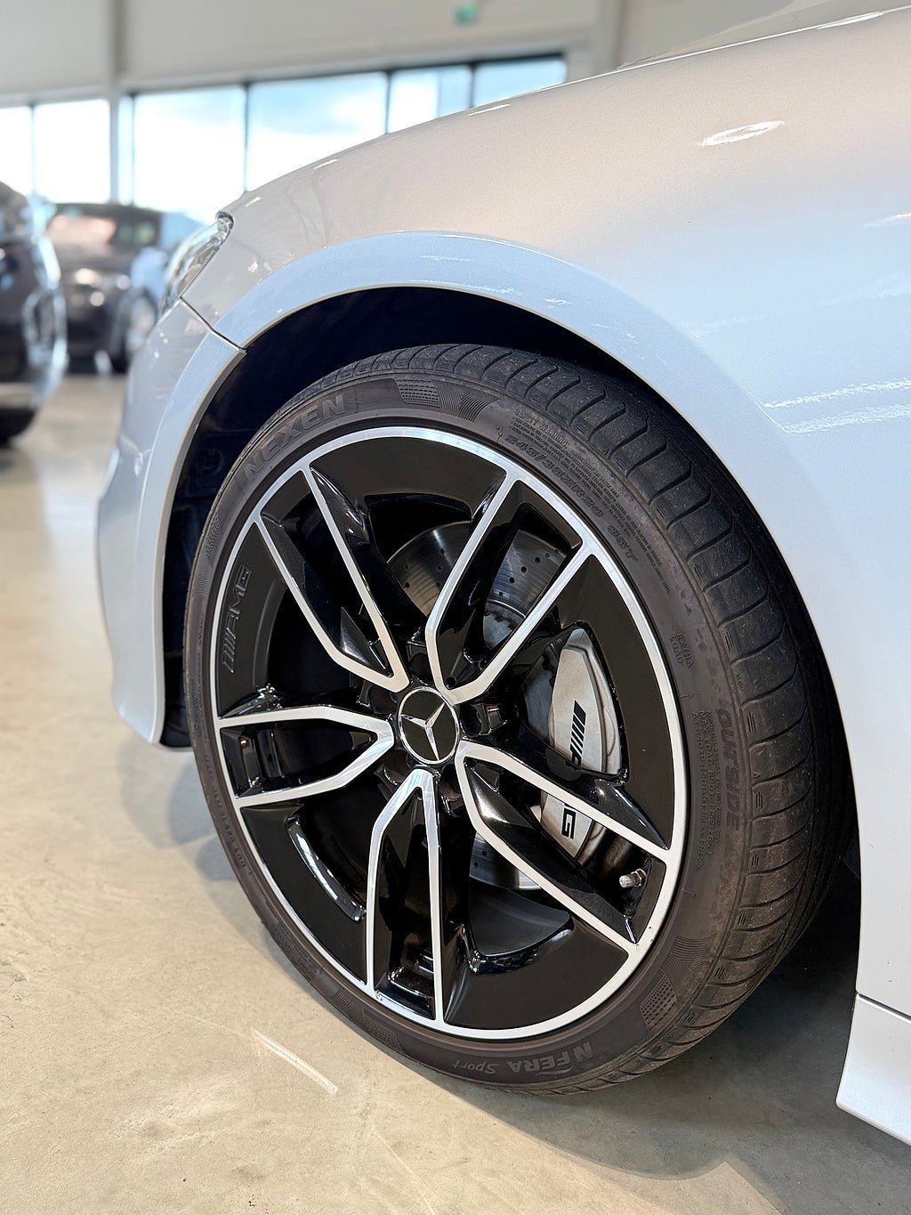 Vehicle Image 21