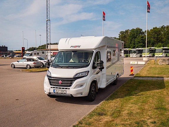 Vehicle Image 23