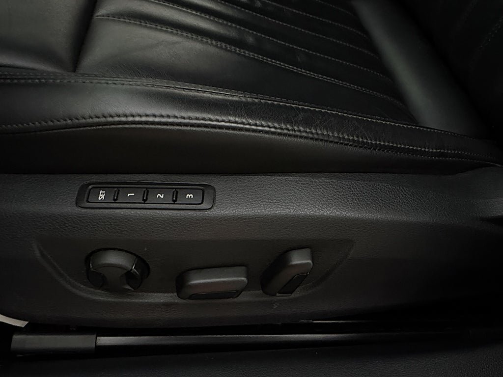 Vehicle Image 24